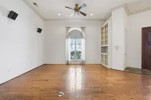 4063 Breakwood Dr, Houston, TX 77025 - Photo 4