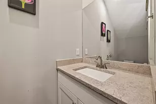 604 W Pierce St, Houston, TX 77019 - Photo 14