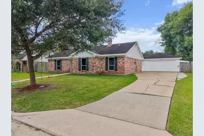 4910 Old Castle Lane, Dickinson, TX 77539 - Photo 2