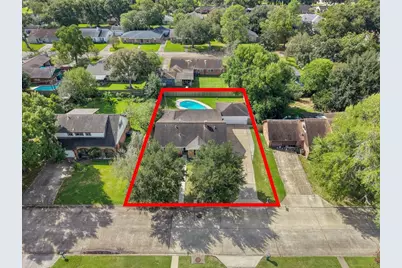 4910 Old Castle Lane, Dickinson, TX 77539 - Photo 8