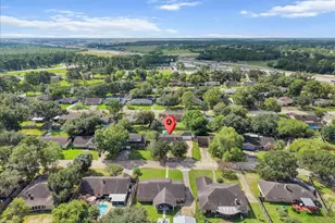 4910 Old Castle Ln, Dickinson, TX 77539 - Photo 4