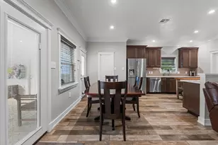 4910 Old Castle Ln, Dickinson, TX 77539 - Photo 14