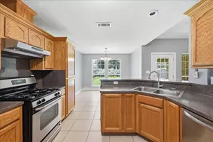 624 S 9th St, Nederland, TX 77627 - Photo 6