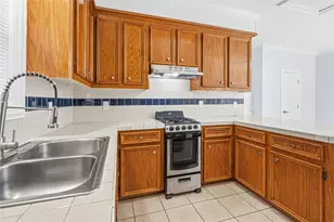 7839 Goode St, Houston, TX 77012 - Photo 2