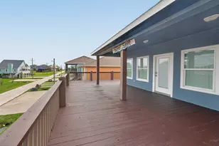 871 Surfview, Crystal Beach, TX 77650 - Photo 4