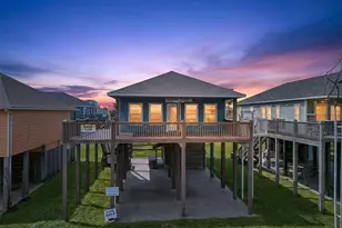 871 Surfview, Crystal Beach, TX 77650 - Photo 6