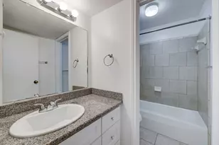 5906 Golden Forest Dr, Houston, TX 77092 - Photo 10