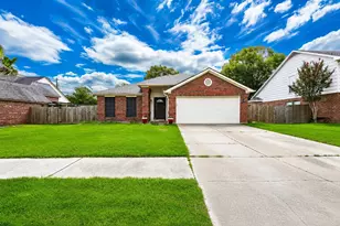 4525 Allegro Dr, Seabrook, TX 77586 - Photo 2