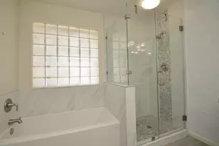2711 Williamsburg Dr, Dickinson, TX 77539 - Photo 28