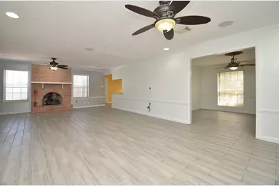 2711 Williamsburg Drive, Dickinson, TX 77539 - Photo 8