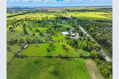 11715 County Road 48, Rosharon, TX 77583 - Photo 10