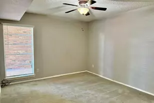 121 E 12th St, Houston, TX 77008 - Photo 10
