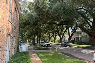121 E 12th St, Houston, TX 77008 - Photo 20