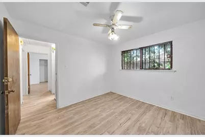 8447 Sterlingshire Street, Houston, TX 77078 - Photo 20