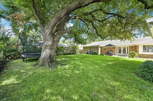 7902 Burgoyne Rd, Houston, TX 77063 - Photo 30