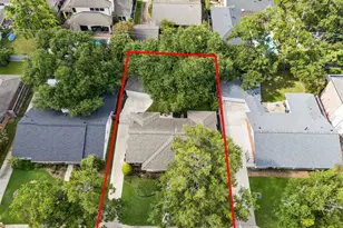 7902 Burgoyne Rd, Houston, TX 77063 - Photo 32