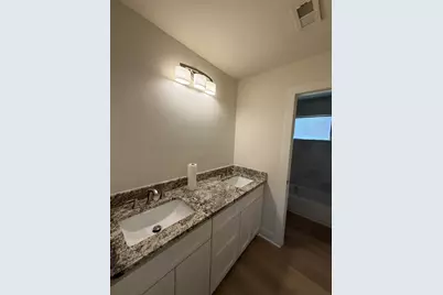 70 Brookflower Road, The Woodlands, TX 77380 - Photo 4