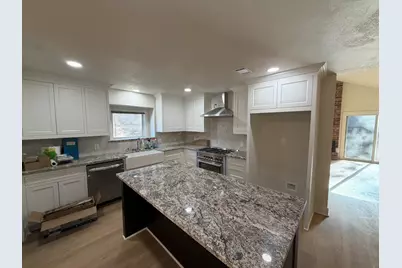 70 Brookflower Road, The Woodlands, TX 77380 - Photo 10