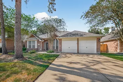 3310 E Overdale Drive, Pearland, TX 77584 - Photo 2