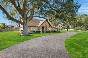 1412 Briar Ln, Wharton, TX 77488 - Photo 2