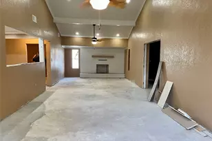 903 W 8th St, Freeport, TX 77541 - Photo 4