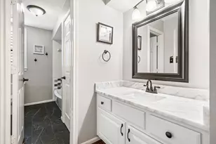 11 Winrock Pl, The Woodlands, TX 77382 - Photo 4