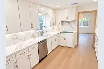 10322 Burgoyne Road, Houston, TX 77042 - Photo 12