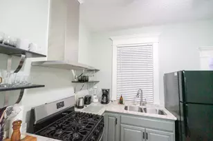 2124 35th St, Galveston, TX 77550 - Photo 10