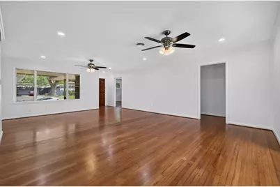 5027 Creekbend Drive, Houston, TX 77035 - Photo 8