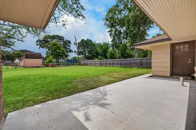 5027 Creekbend Drive, Houston, TX 77035 - Photo 6