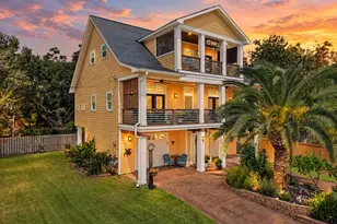 808 Elm Rd, Clear Lake Shores, TX 77565 - Photo 1