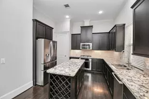 239 W 27th St, Houston, TX 77008 - Photo 8