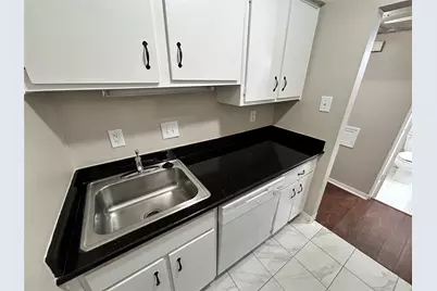 1420 Hawthorne Street #18, Houston, TX 77006 - Photo 8