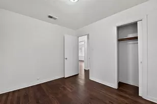 7822 Belbay St, Houston, TX 77033 - Photo 22