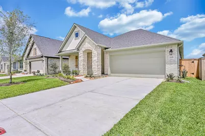 225 Magnolia Laurel Drive, Alvin, TX 77511 - Photo 2