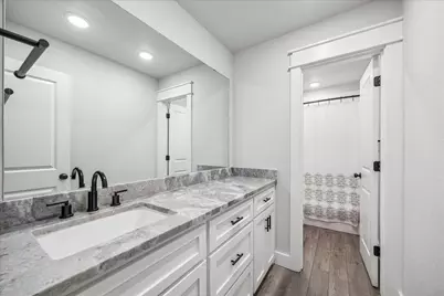 111 Creekside Lane, Lake Jackson, TX 77566 - Photo 26