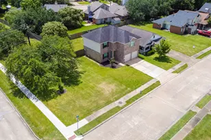 101 Cacao St, Lake Jackson, TX 77566 - Photo 1