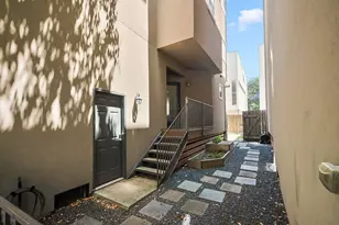 1121 W 17th St, Houston, TX 77008 - Photo 2