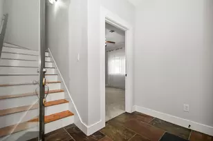 1121 W 17th St, Houston, TX 77008 - Photo 4