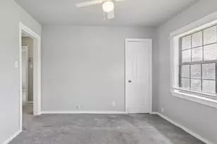 9029 Homewood Ln, Houston, TX 77078 - Photo 10