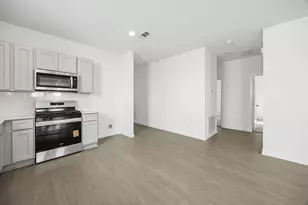 402 Point Nemo St, Crosby, TX 77532 - Photo 4