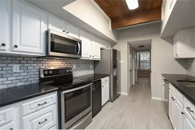 5370 Brownway Street #D33, Houston, TX 77056 - Photo 10