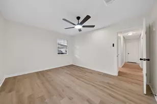 907 S 3rd St, La Porte, TX 77571 - Photo 24