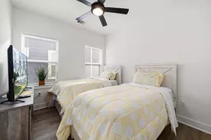 851 S Victory Dr, Houston, TX 77088 - Photo 26