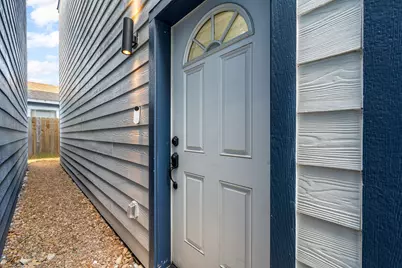 851 S Victory Drive #B C, Houston, TX 77088 - Photo 8