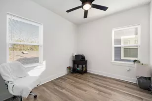 851 S Victory Dr, Houston, TX 77088 - Photo 24