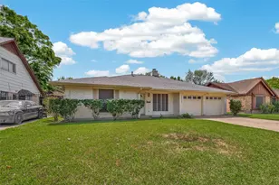 10730 Sagewind Dr, Houston, TX 77089 - Photo 2