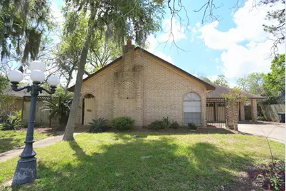 209 Dogwood Street, Lake Jackson, TX 77566 - Photo 4