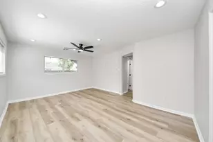 6015 McKnight St, Houston, TX 77035 - Photo 20