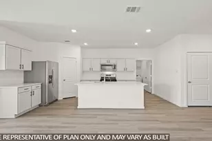 106 Rustic Crk Ct, Dayton, TX 77535 - Photo 2